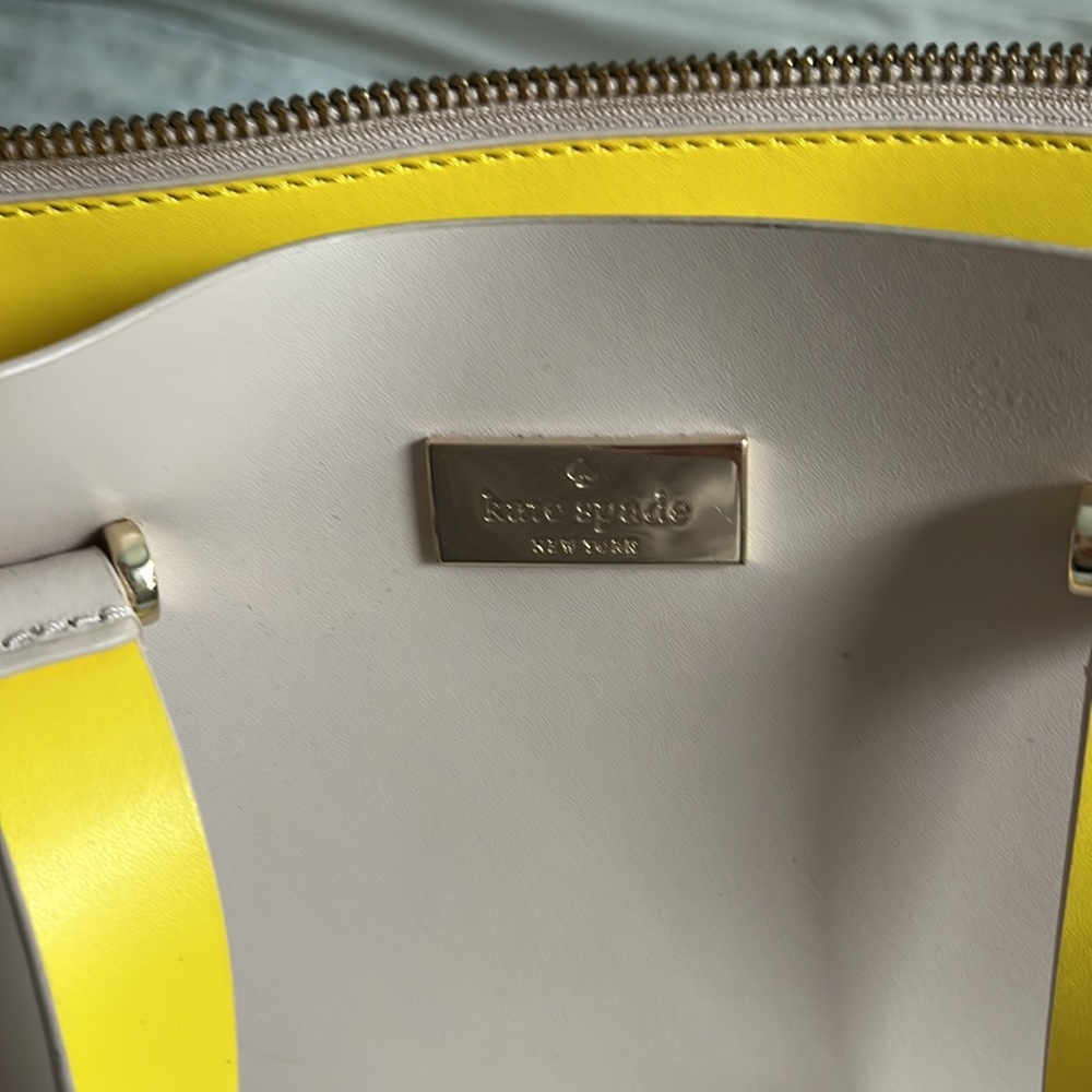 Spring Kate Spade Bag - Picture 2 of 5